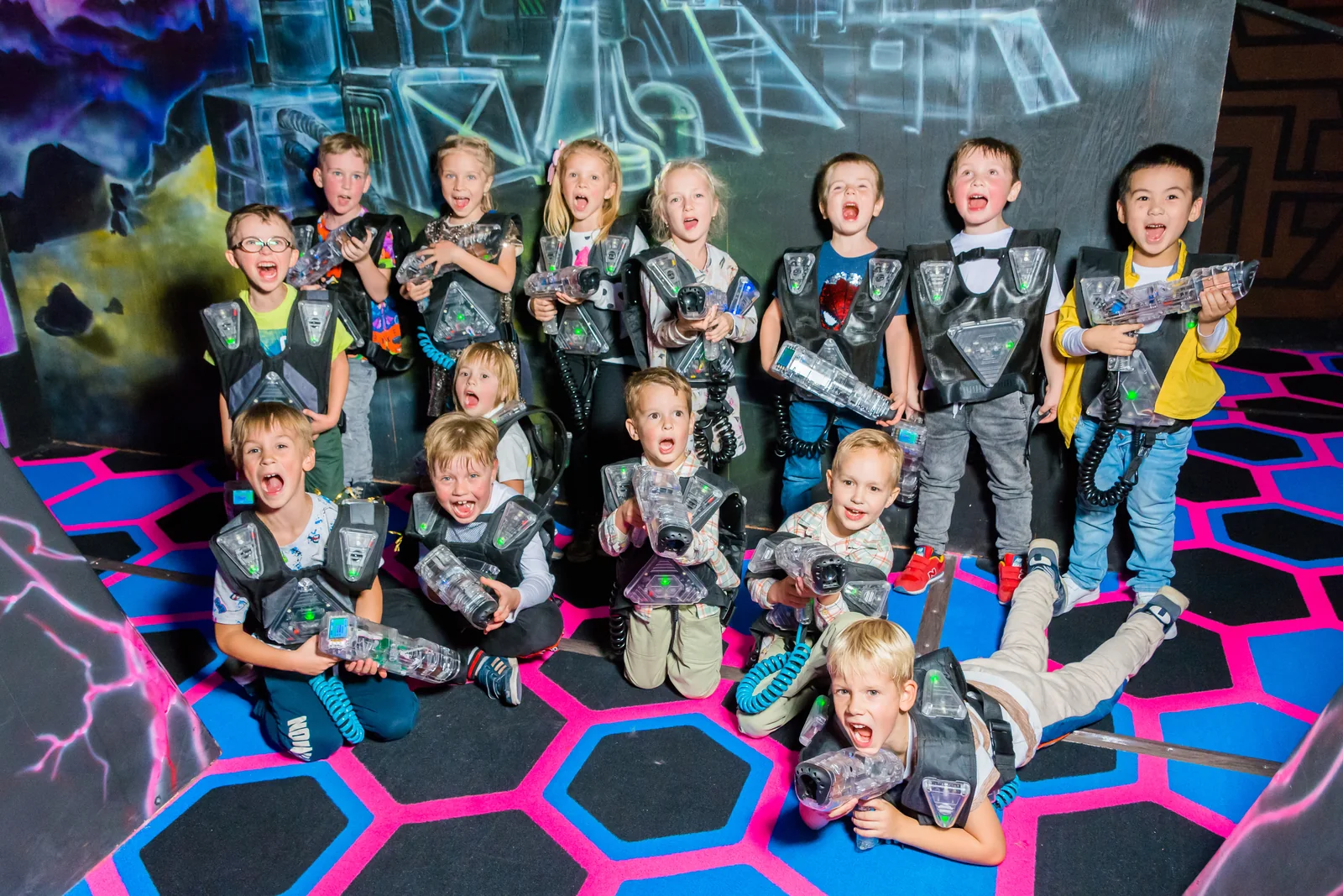 Эмоции детской команды после игры в LaserLand Казань