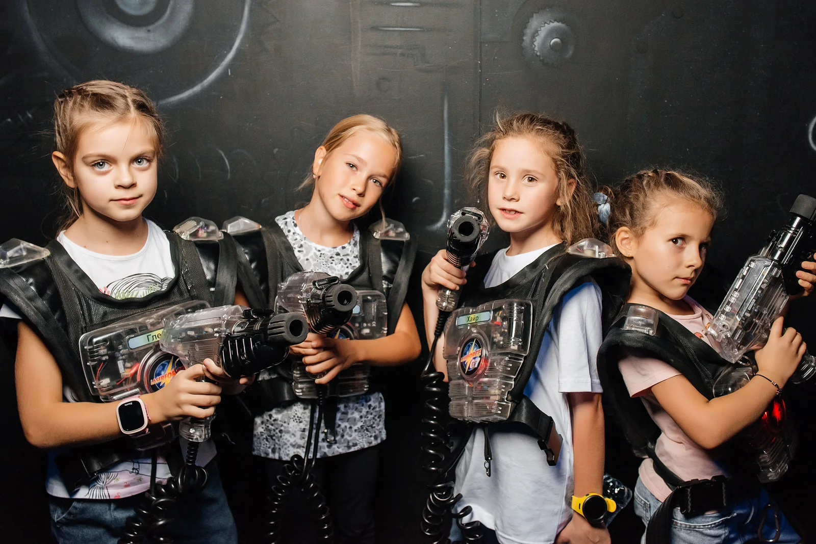 Команда детей на выпускном в LaserLand Казань